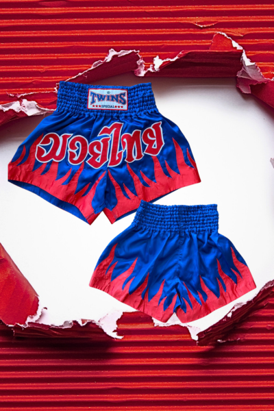 Muay Thai shortky TWINS "red flames" - modročervené